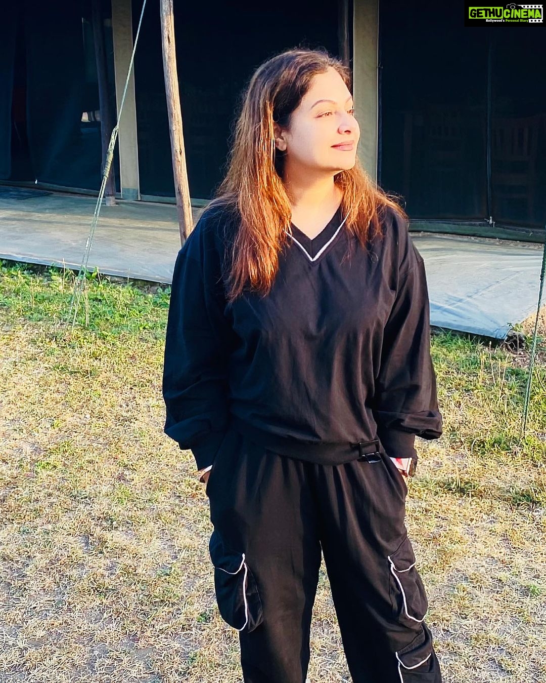 Ayesha Jhulka Instagram - “Waking up early, connecting with nature, and having my quiet time are priorities to me, and they are non-negotiable.”… #morning #mornings #morningmotivation #nature #peace #peaceful #peacewithin #peaceofmind #sun #metime #aj #instagood #instagram #instadaily #photooftheday #photo #insta #instamood #mood #friday #fridayfeeling