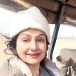 Ayesha Jhulka Instagram - In the beauty of whitecaps, I sometimes see sadness, sometimes how lucky we are to watch the sunrise one more time.🌄🌞🌅
