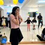 Ayli Ghiya Instagram – Teachers Day & pre Birthday Surprise Celebration..

Cannot at all express through words what I felt.. Surprised, overwhelmed, Happy, Emotional, and very very fortunate to have and yet growing such a great family which is bonded through Dance & Art❤️
Love you all🥹🫶🏻
#aylisdanceandartacademy 

Thank you so much for the greatest surprise🥹🫶🏻
Pratik, Shantanu, Dr Shrenik, Dishie, Darshi, Kriya, Aradhya, Jeenali, Sanya, Jinisha, Anaya, Pritush, Tithi, Ankita, Krishnali, Sujit for the wonderful arrangements and performances and everyone else who were there online and as well those who are part of ADAA fam❤️ 
Without you guys there could not have been this family..