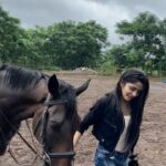 Ayli Ghiya Instagram - Pune Times page 1 & 3🙈 01/08/2023 Know my horse riding story!!! #lovehorses