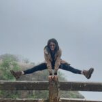 Ayli Ghiya Instagram - Me being myself.. when visiting the same spot after a yr!🙈 Ps: the camera angle makes it look more scary, and I’ve done this multiple times before.. Safety is always 1st priority! ❌Do not try to copy this❌ #firefly