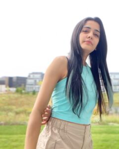 Ayli Ghiya Instagram - Cause you won’t know when, if & how I fell🤭 #playingitcool 🩵 Naperville, Illinois