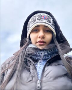 Ayli Ghiya Instagram - Cold at Maxxx.. and it’s just the beginning 😵‍💫🥶 Naperville, Illinois