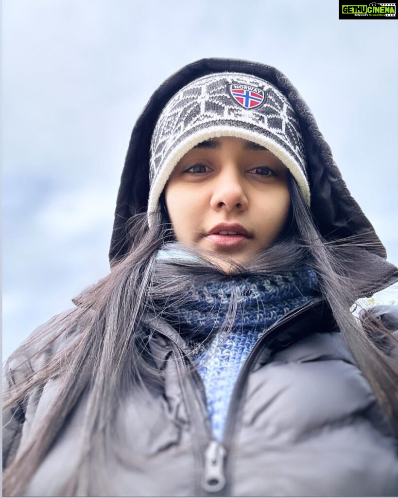 Ayli Ghiya Instagram - Cold at Maxxx.. and it’s just the beginning 😵‍💫🥶 Naperville, Illinois