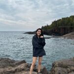 Ayli Ghiya Instagram - When you brother’s hoodie fits you like a dress😂😂😂 #cliffdiving #aftereffects Black Rocks of Lake Superior