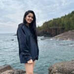 Ayli Ghiya Instagram - When you brother’s hoodie fits you like a dress😂😂😂 #cliffdiving #aftereffects Black Rocks of Lake Superior
