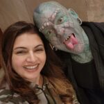 Bhagyashree Instagram - Rumble in the jungle! Met @thelizardman23 ..... he is for real... the skin, the tatoos the tougue ! #believeitornot #lizardman #traveltalesbyb #traveldiaries #ripleysbelieveitornot USA