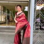 Bhagyashree Instagram - Saree not sorry ! Love the traditional look. HMU @sunny_hairr 📷 @pranetrtribes #saree #sari #shinebright #bebeautiful #sareelove #traditional #lovethelook #dressedup #shimmernshime #beyourownkindofbeautiful