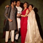 Bhagyashree Instagram - Familywaali Diwaali !! Hum sab ki tarfse aap sabhi ko diwaali ki shubhkamanaye! @himallay27 @abhimanyud @avantikadassani #festivevibes #familygoals #diwali #festivewear #famjam #feelingblessed #family #festivalsofindia #myson #mydaughter #hubbynme #humsaathsaathhain #mykidsmyworld