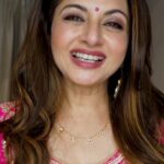 Bhagyashree Instagram - Blessings for all of you. Happy Dhanterus and Shubh Deepawali🙏 #festivalsofindia #diwali #deepawali #metoyou #blessings #gratitude