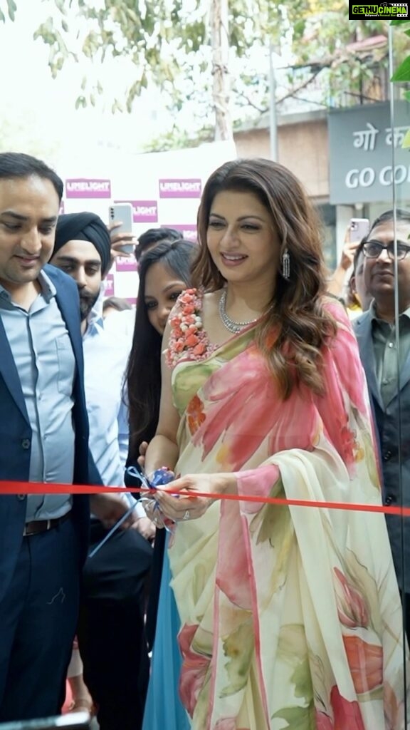 Bhagyashree Instagram - A luxurious indulgence in town! I was recently at the grand launch of Limelight Diamonds’ new store in Ghatkopar and was enamoured with the entire experience. Limelight Diamonds is India’s largest sustainable lab grown jewellery brand offering CVD diamond studded jewellery. They are not mined but grown carefully in labs and thus, fully made in India. Visit Our Stores- Juhu: Opp. JW Marriott Kalaghoda: Lentin Chambers Borivali (W): LT Road Ghatkopar (E): MG Road Kolkata: Forum Mall Varanasi: Chittupura, Sigra Jaipur: Jewels of India, JLN Marg #IndiasFirstCVDDiamonStore #labgrowndiamonds #cvddiamonds #labgrowndiamondstore #cvddiamondstore #jewelry #fashion #jewellery #earrings #accessories #necklace #gold #love #style #jewelrydesigner #jewelryaddict #ring #bracelet #jewelrydesign #jewels #rings #bracelets #diamonds #design #diamond #beautiful #instagood #instajewelry #gemstones
