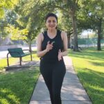 Bhagyashree Instagram - Looks simple but has deep benefits... a perfect 10mins to begin your busy day with. Done first thing in the mornings this will completely rejuvinate your body and awaken your senses. These simple stretches target all the muscles in your body from head to toe. Deep breathing, helps in oxygenating your cells and removing toxins. Rotations of your hip joint mobilizes the joint, removing stiffness. Beginners, first 3 days, start with 10 reps of each and then go to 20 reps each for 2 weeks. Repeat the set twice after that everyday. All it will take is 10mins of your time. Awakening your body, is awakening your mind. @strch.in #functionaltraining #workout #workoutmotivation #exercise #corestrength #stretching #workoutmotivation #fitnessmotivation #restoreandrejuvinate #fitness #domorebemore #exercise #muscles #health #flexibility #mobility