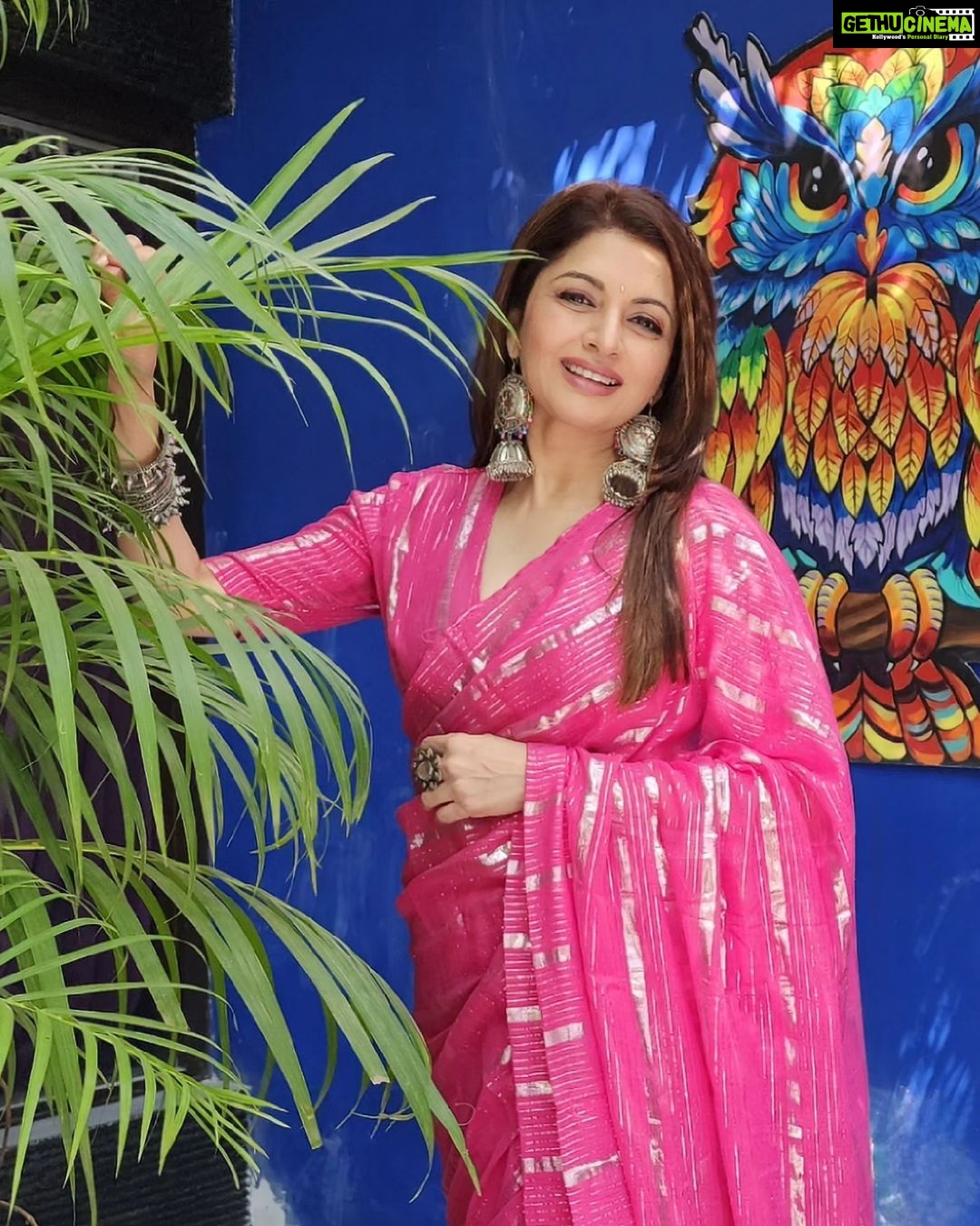 Bhagyashree Instagram - Desi Vibes ! . . Styled @roshni0819 Outfit @truebrowns #saree #sari #shinebright #bebeautiful #sareelove #traditional #lovethelook #dressedup #shimmernshime #beyourownkindofbeautiful