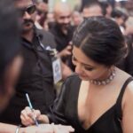 Bhakti Kubavat Instagram - Moments like these 🫶🏻 At the launch of : @wowchinabywowmomos @wowmomos along with the kind, pretty, talented diva @iamhumaq Hair & Make up : @jasmine_beauty_care Outfit : @flairthestudio Captured by : @cinematicbyharsh Managed by : @pinkcoyote.studio @nrkproductions_ @ishivanijoshi @inakshraaj @muralikabir @sagar.daryani.90 @palladiumahmedabad