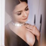 Bhakti Kubavat Instagram - Glamours Bhakti✨ In frame : @bhaktikubavat Capture by : @cinematicbyharsh , @jayphotographer5663 Hair & Make up : @jasmine_beauty_care Outfit & jewelry: @flairthestudio Ahmedabad, India