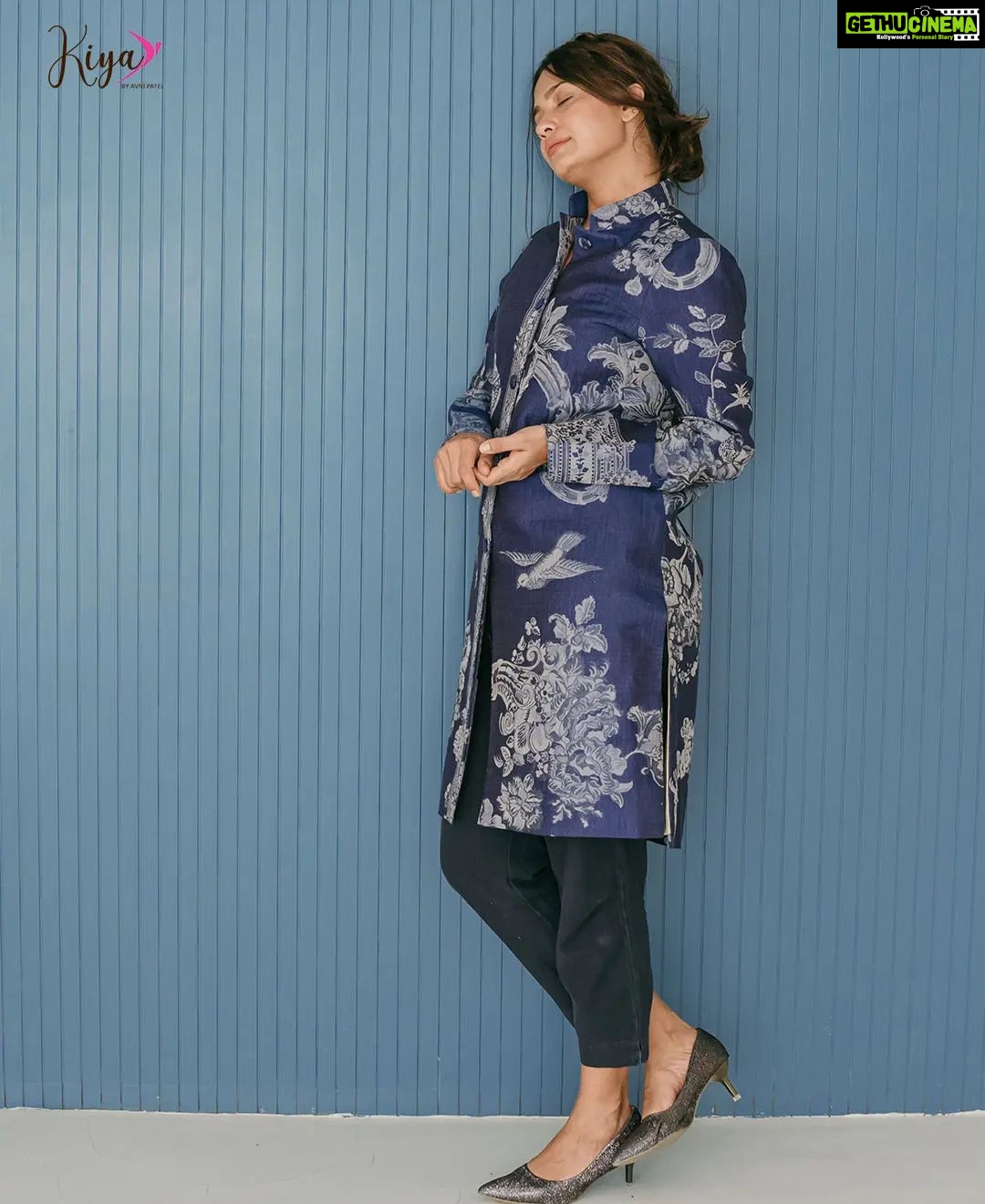 Bhakti Kubavat Instagram - It’s the type of outfit on seeing which people won’t be able to resist giving you a compliment. . . #kiyabyavni #clothing #clothingbrand #clothingstore #clothingbrand #clothingforwomen #clothing #style #stylefashion #styleoftheday #outfit #outfitoftheday #fashion #fashionpost #fashionable #weddinglook #weddingdress #weddingstyle #bluesherwani #shervani #blazer #unique #unisex #pashmina #silk #silksherwani Ahmedabad, India