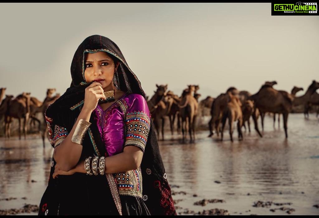 Bhakti Kubavat Instagram - Had an amazing shoot at super beautiful KUTCH 🤩❤️ . Shoot For : @gujarattourism In Frame : @bhaktikubavat Managed by : @themediabox18 Shot by : @gaurang.anand Style by : @styleitwithniki MUA : @ulu_mak @ashamayurnai Kutch, Gujarat