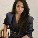 Bhamini Oza Instagram - They said tenu suit suit karda... okay then... 🤷‍♀️ Also, have you watched #vakeelbabu on @amazonminitv yet?