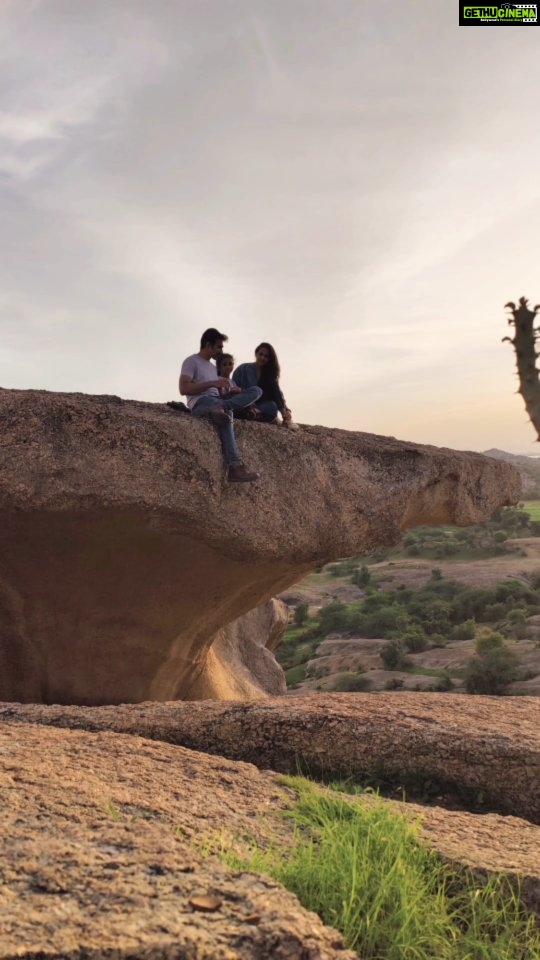 Bhamini Oza Instagram - Into the wild 🐆🐆🐆 Spotted some spotted ones! Special thanks to @swatisiyer @jokotta_wildstories @chaw_mean for this amazing Safari experience! ♥️ Jawai Bandh, Rajasthan, India