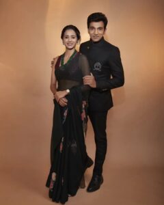 Bhamini Oza Instagram - ♠️🖤✨

Wearing
@digvijaysingh_artwear 
@bbg_royals 

📷 @vievekdesai