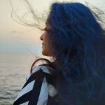 Bhamini Oza Instagram – Wind in my hair, 
sun dimming the glare.
Drifting along the waves,
It’s worth a stare!

#cruising #sundown

📸 @mindsetr