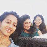 Bhamini Oza Instagram – Oh that’s us! All women with all hearts !!. And here is a strong reminder to our dearest producer @kajalgb , that it’s time for a show! 
Thank you @ami_trivedi_official for showcasing your beautiful heart in your super beautiful house and flaunting freely your whole apartment including the society terrace. !! Love you!!