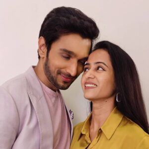 Bhamini Oza Instagram - Stepping into a teenage of our marriage! It's been a blissfully beautiful journey with you @bhaminioza ♥️
