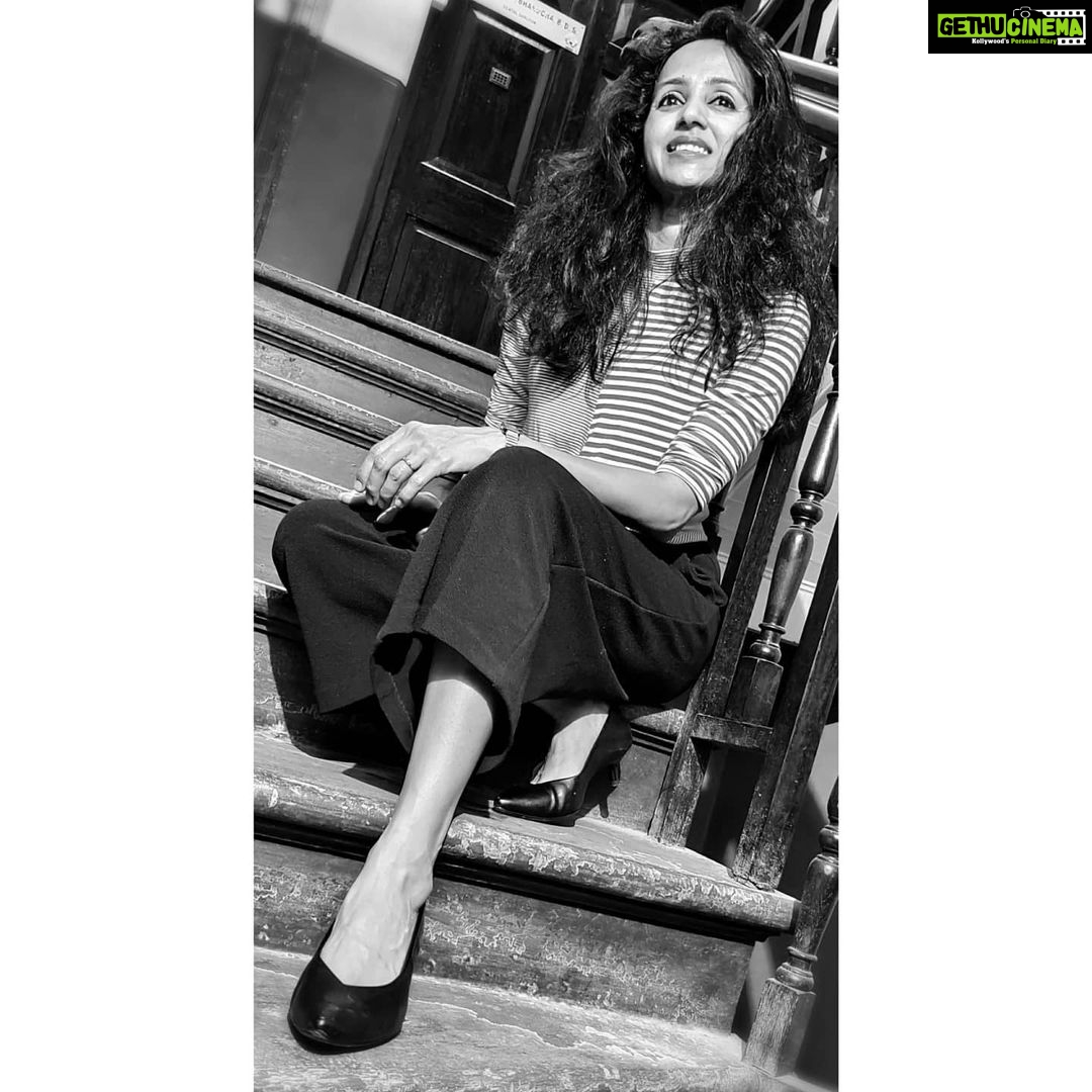 Bhamini Oza Instagram - It's ok to "stair" . . . 📸 @punit.j.g