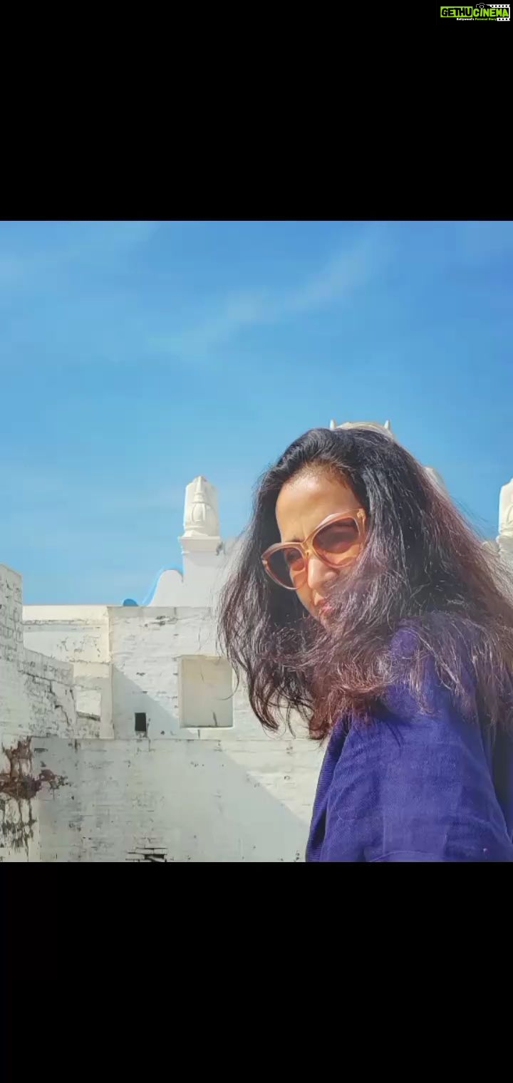 Bhamini Oza Instagram - Winter brings the correct amount of romance, blues and nostalgia.