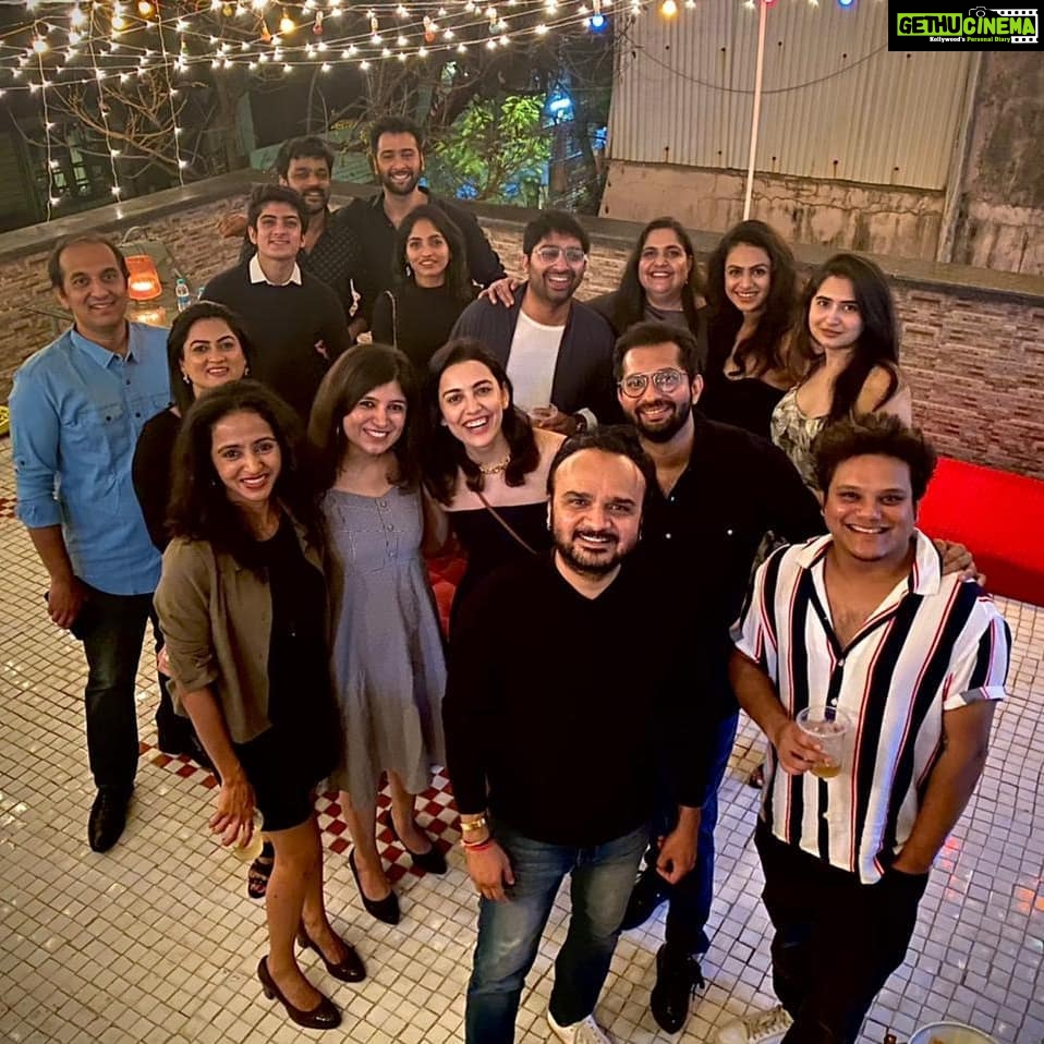 Bhamini Oza Instagram - Look at those happy faces lighting up the beautiful evening... #aboutlastnight