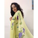 Bhamini Oza Instagram – The beauty of a Morning Glory flower, is that of it’s patient wait for the sun to rise in the morning!

The ‘Morning Glory’ saree by @bbg_royals is inspired by the vintage botanical paintings. This beautiful piece recreates a vintage magic, firstly by hand painting the motif on paper and then translating it on the purest silk chiffon. 

📸 @punit.j.g

@bbg_royals
@digvijaysinghfashion
@the_neo_eclectic

#bbgroyals #bbgloyals #indianroyalty #rajputstyle #rajputsaree