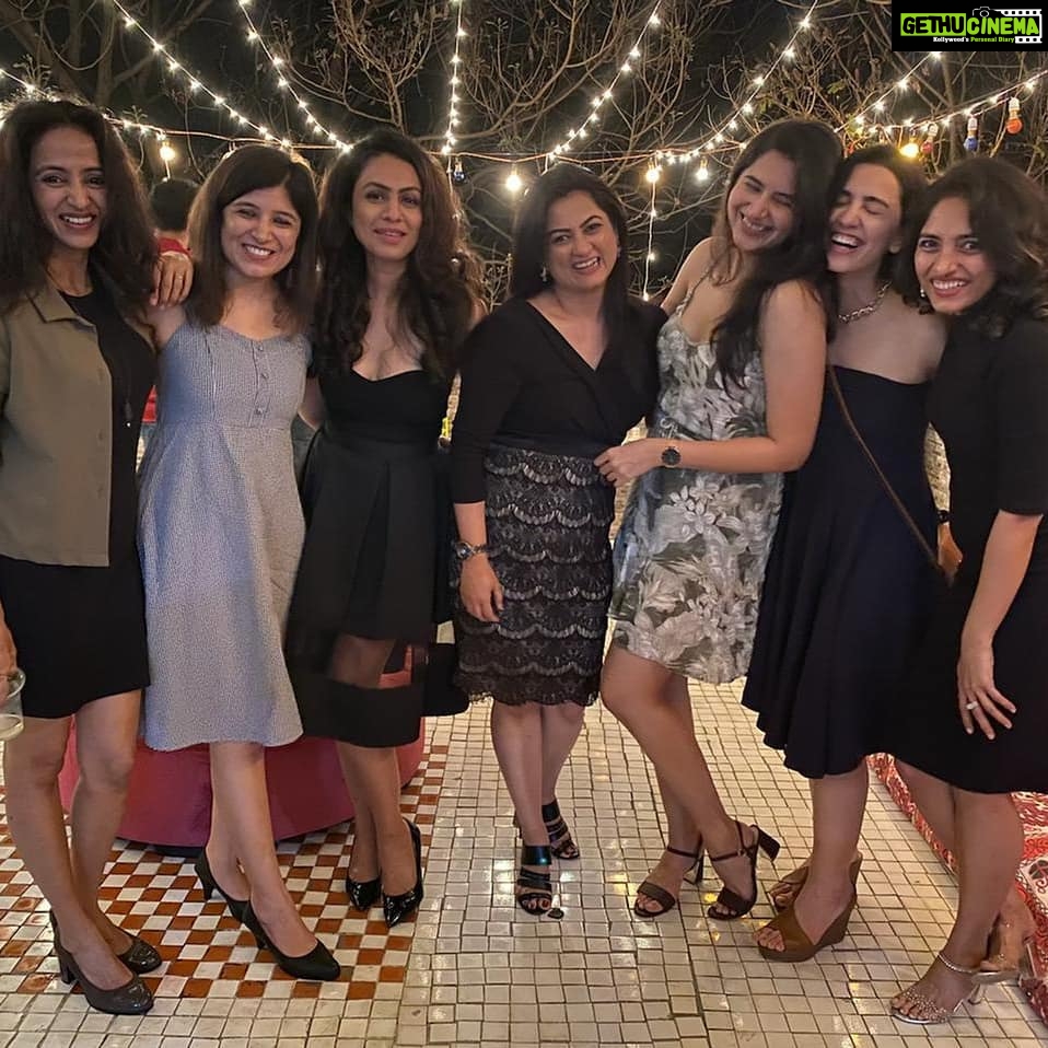 Bhamini Oza Instagram - Look at those happy faces lighting up the beautiful evening... #aboutlastnight