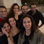 Bhamini Oza Instagram – Fun night with super fun people.. thank you @manasi_parekh @parthivgohil9 ..you guys are such lovely happy hosts..love you all!!!