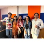 Bhamini Oza Instagram - Surat no Locho, amari Lavari ane tamaro Love ❤️ Promotions Day 4 for #AumMangalamSinglem @aksharcommunications @saandeeppatel @aartivyaspatel @iamaarohii @malhar028 @tatsatmunshi