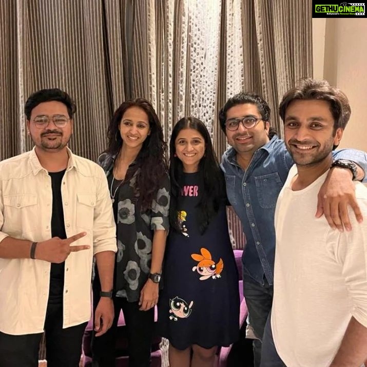 Bhamini Oza Instagram - What a treat, Bhavnagar❤️ Day 2 of promotions for #AumMangalamSinglem