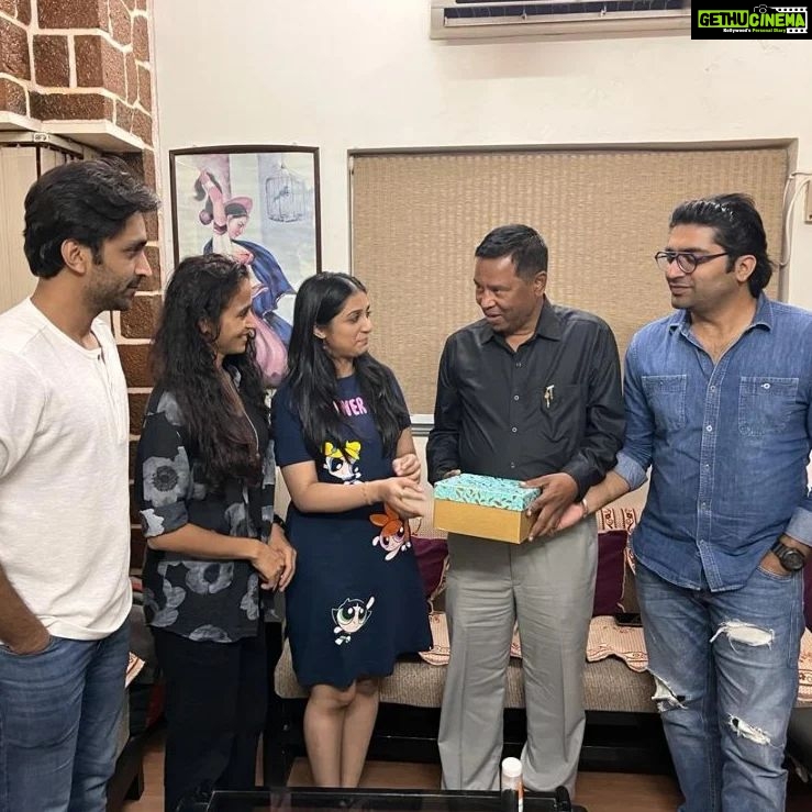 Bhamini Oza Instagram - What a treat, Bhavnagar❤️ Day 2 of promotions for #AumMangalamSinglem
