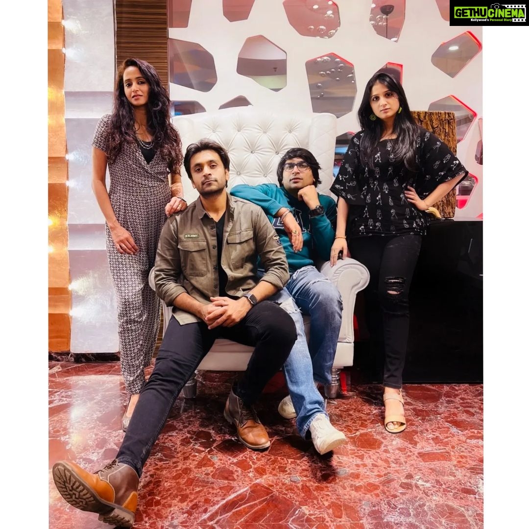 Bhamini Oza Instagram - So that is how our day at Rajkot went! #AumMangalamSinglem Promotions - Day 1 ❤️ Film releasing on 18th November 2022. @rjjay_ @baba.bolta.hain @redfmgujarati @itsbirad @jwalant.chhaya @mirchirajkot @mirchirjhirva @mirchirjneha @aajkaaldaily @myfmindia @rj_nupur_official