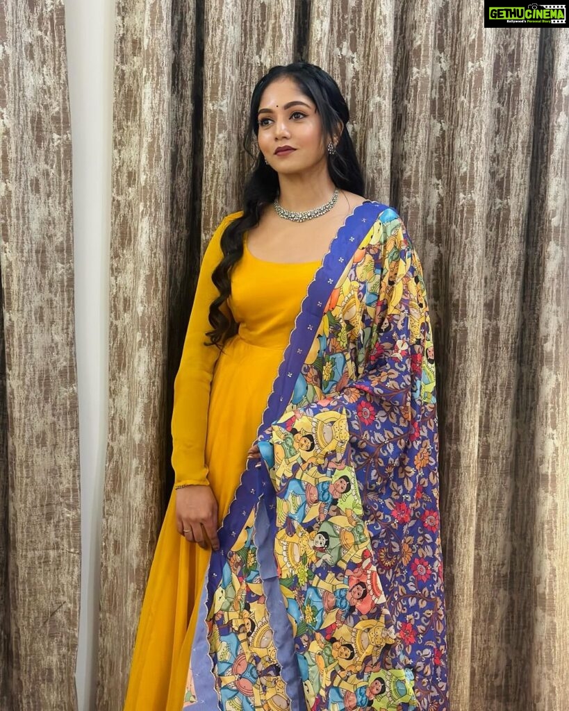 Bhavya Gowda Instagram - 💛 Outfit: @anthariya_ Jewels: @thespatika Hairstyle by: @anu_hairstylist_makeup_artist