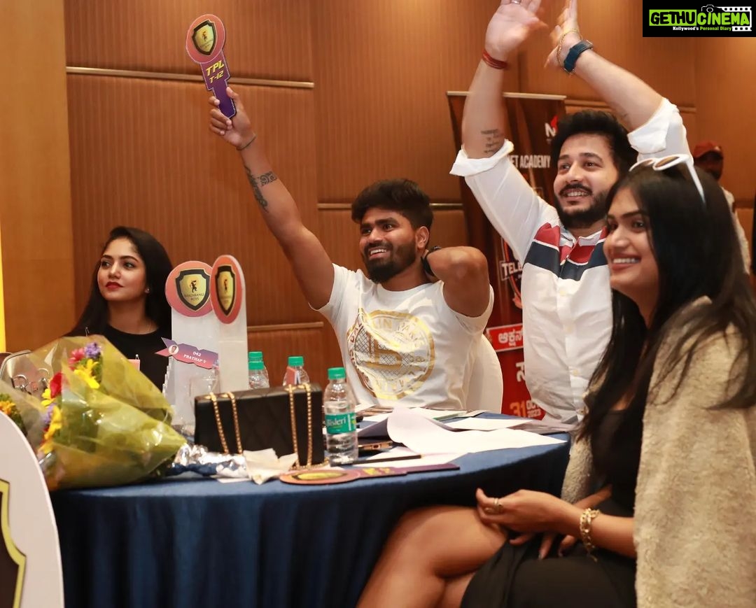 Bhavya Gowda Instagram - Auction went very well !! We have a fantastic team