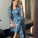 Bhavya Gowda Instagram - 💙 Outfit: @srscollectionss #kannada #kannadasongs #kannadathi #shooting #geetha #kannadaserial #geethaserialbhavyagowda670 #bhavyagowda #style #outfits Bangalore, India