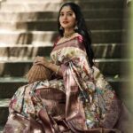 Bhavya Gowda Instagram - Saree: @abhicollections1 MUA: @makeoverby_divyagowda Captured by: @umesh__photography___ Hairstyle by: @hairstylist_bangalore Jewels: @thespatika #kannada #kannadaactress #bhavyagowda670 #geethaserial #geethaserialbhavyagowda670 #colors #colorskannada #actor #actresses #telgu #telguactress #starmaa #kks #kalisiuntekaladusukhamserial #instagram #instagood #instadaily #insta #instafashion Bangalore, India