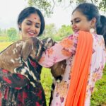 Bhavya Gowda Instagram - Happy birthday to you Divuuuu❤️ My second MOTHER🌎 You are my first best friend👭 you listen to me when no one else does, you make me feel good about yourself, and I will always be there for you no matter what happens🥰 As children, we fought and argued over everything, but as adults, you are the best sister, You are the one person I have always been able to count on and I love you more🫶🏻 The best advice i have got from my mother ever is. Be nice to your sister. Your friends will come and go, but you will always have your sister🥺 You have always been my greatest role model, my inspiration, my heroine and my cheerleader ❤️ Thanks for being my gossip partner 😂 Thank you for teaching me the lessons I needed to know, speaking the truths I needed to hear🙂 Thank you for all the cute clothes I stole from you over the years! 😂 Sadyakeeeee sakuuu ansutheee😝🙆🏻‍♀️ I love you sooooooo Muchhhhhh❤️ Bangalore, India