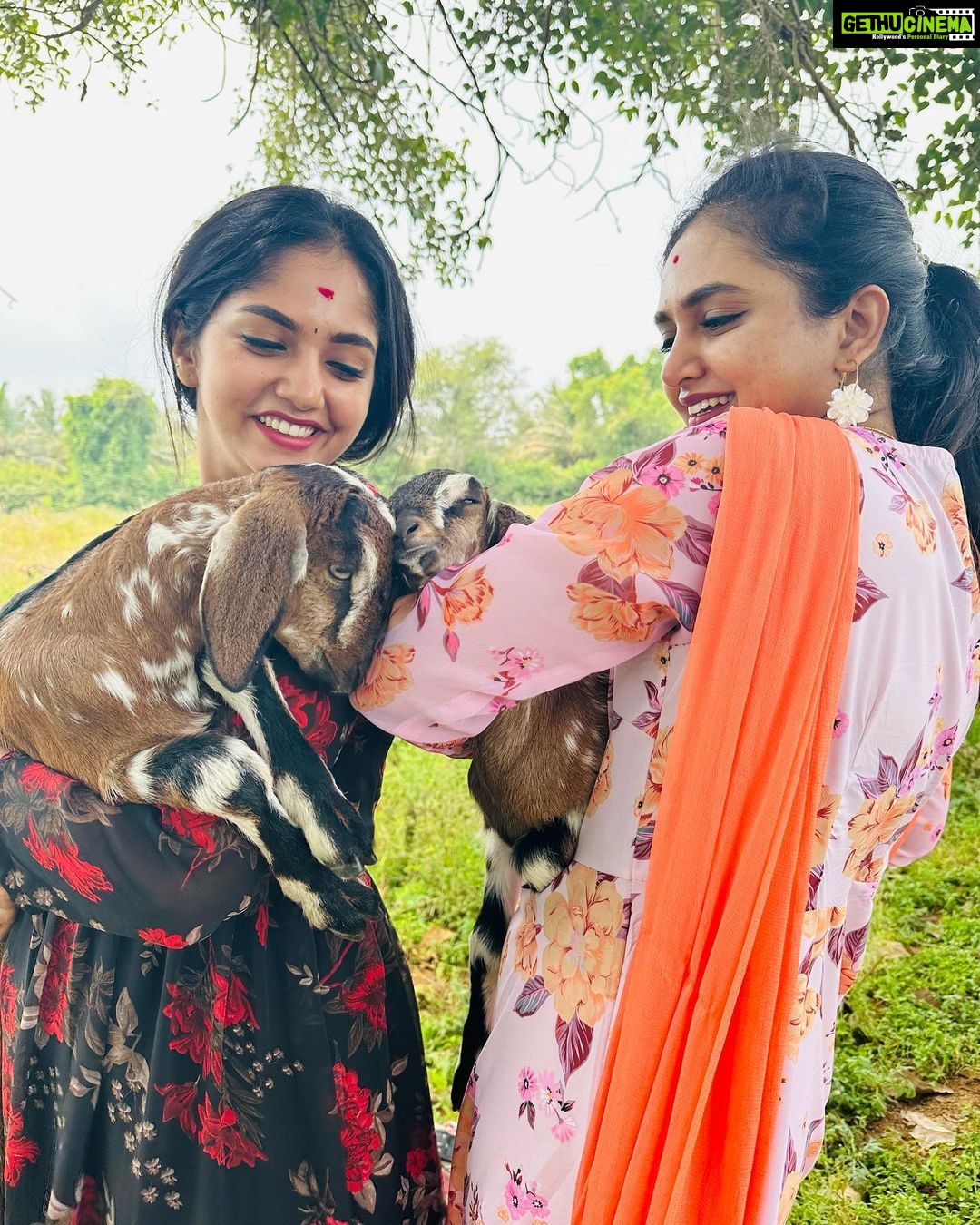 Bhavya Gowda Instagram - Happy birthday to you Divuuuu❤️ My second MOTHER🌎 You are my first best friend👭 you listen to me when no one else does, you make me feel good about yourself, and I will always be there for you no matter what happens🥰 As children, we fought and argued over everything, but as adults, you are the best sister, You are the one person I have always been able to count on and I love you more🫶🏻 The best advice i have got from my mother ever is. Be nice to your sister. Your friends will come and go, but you will always have your sister🥺 You have always been my greatest role model, my inspiration, my heroine and my cheerleader ❤️ Thanks for being my gossip partner 😂 Thank you for teaching me the lessons I needed to know, speaking the truths I needed to hear🙂 Thank you for all the cute clothes I stole from you over the years! 😂 Sadyakeeeee sakuuu ansutheee😝🙆🏻♀️ I love you sooooooo Muchhhhhh❤️ Bangalore, India