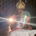 Bhavya Gowda Instagram - ​ಸರಸ್ವತಿಯ ವಾಸ್ತವಿಕ ಅರ್ಥ ಶಿಕ್ಷಣ, ಜ್ಞಾನ ಮತ್ತು ಉತ್ಕೃಷ್ಟತೆಯ ದೇವತೆ, ಸರಸ್ವತಿ ದೇವಿಗೆ ಹಿಂದೂ ಧರ್ಮದಲ್ಲಿ ಒಂದು ಪ್ರಮುಖ ಸ್ಥಾನವಿದೆ. ಸರಸ್ವತಿ ಎಂಬ ಹೆಸರು ಸಂಸ್ಕೃತ ಪದ 'ಶ್ರು' ನಿಂದ ಬಂದಿದೆ. ಇದು ಶುದ್ಧ ನೀರು ಮತ್ತು ಜ್ಞಾನ ಅಥವಾ ಬುದ್ಧಿವಂತಿಕೆಯ ನಿರಂತರ ಮತ್ತು ಸ್ವಯಂ-ನವೀಕರಣದ ಹರಿವನ್ನು ಸೂಚಿಸುತ್ತದೆ. ಸರಸ್ವತಿ ದೇವಿಯು ಜ್ಞಾನದ ಸಂಕೇತ, ಇದರ ಹರಿವು ನದಿಯಂತೆ. Maa (Mother) Saraswati is a Hindu goddess who represents education, creativity, and music. The name Saraswati stems from the Sanskrit root "saras," which means "that which is fluid." Maa Saraswati is known to bring order out of chaos and has a calming and centering personality. Bangalore, India