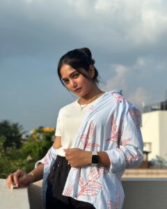 Bhavya Gowda Instagram - ✨

#kannada #kannadaactress #bhavyagowda670 #geethaserial #geethaserialbhavyagowda670 #colors #colorskannada #actor #actresses #telgu #telguactress #starmaa #kks #kalisiuntekaladusukhamserial #instagram #instagood #instadaily #insta #instafashion