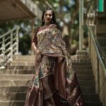 Bhavya Gowda Instagram - 🤎 Saree: @abhicollections1 MUA: @makeoverby_divyagowda Captured by: @umesh__photography___ Hairstyle by: @hairstylist_bangalore Jewels: @thespatika