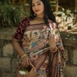 Bhavya Gowda Instagram - 🤎 Saree: @abhicollections1 MUA: @makeoverby_divyagowda Captured by: @umesh__photography___ Hairstyle by: @hairstylist_bangalore Jewels: @thespatika