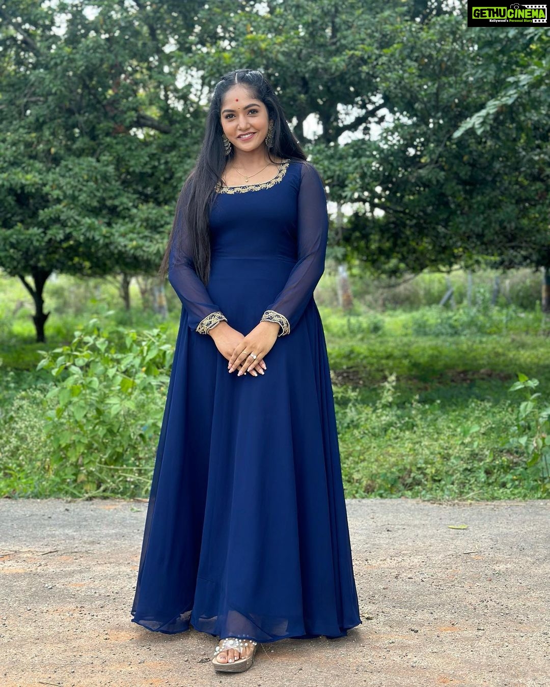 Bhavya Gowda Instagram - 💙 Outfit: @rentyourlook_by_chandangowda Bangalore, India