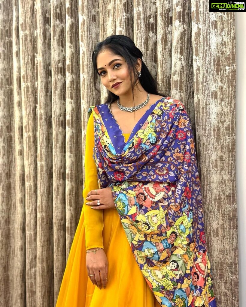 Bhavya Gowda Instagram - 💛 Outfit: @anthariya_ Jewels: @thespatika Hairstyle by: @anu_hairstylist_makeup_artist