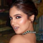 Bhumi Pednekar Instagram - Is Major Mischief your go-to look this festive season? 😍 If yes, comment with a 🤍 Details⚡️ ✨Strobe Cream - Pinklite ✨Locked Kiss Lipstick - Mischief ✨Connect in Colour - Rose Lens Eye Shadow ✨Fix+ Stayover ✨Blush in Fluer Power ✨Mini MACStack Mascara ✨Mini Kajal #MACPartyPalace #MACCosmeticsIndia #SiezeTheLight #MACFestiveLook